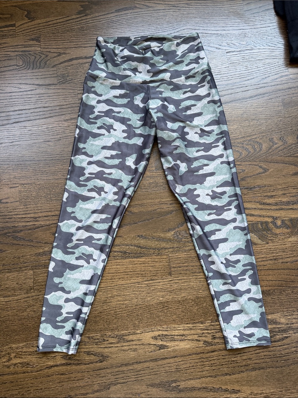 Onzie Camo High-Rise Leggings - Green & Gray
